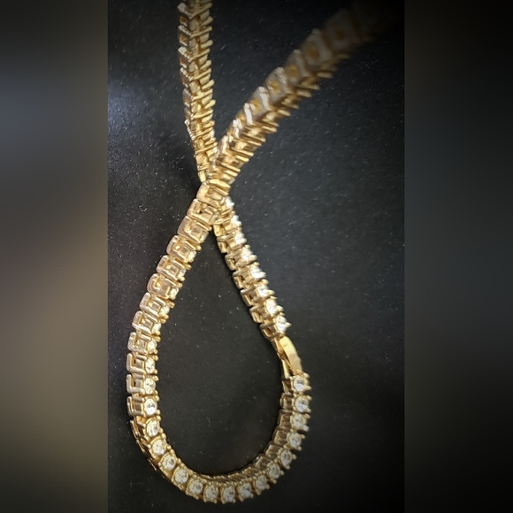 ANN TAYLOR STUNNING GOLD AND CRYSTAL ENCRUSTED NECKLACE | Gold Tone - Picture 8 of 10